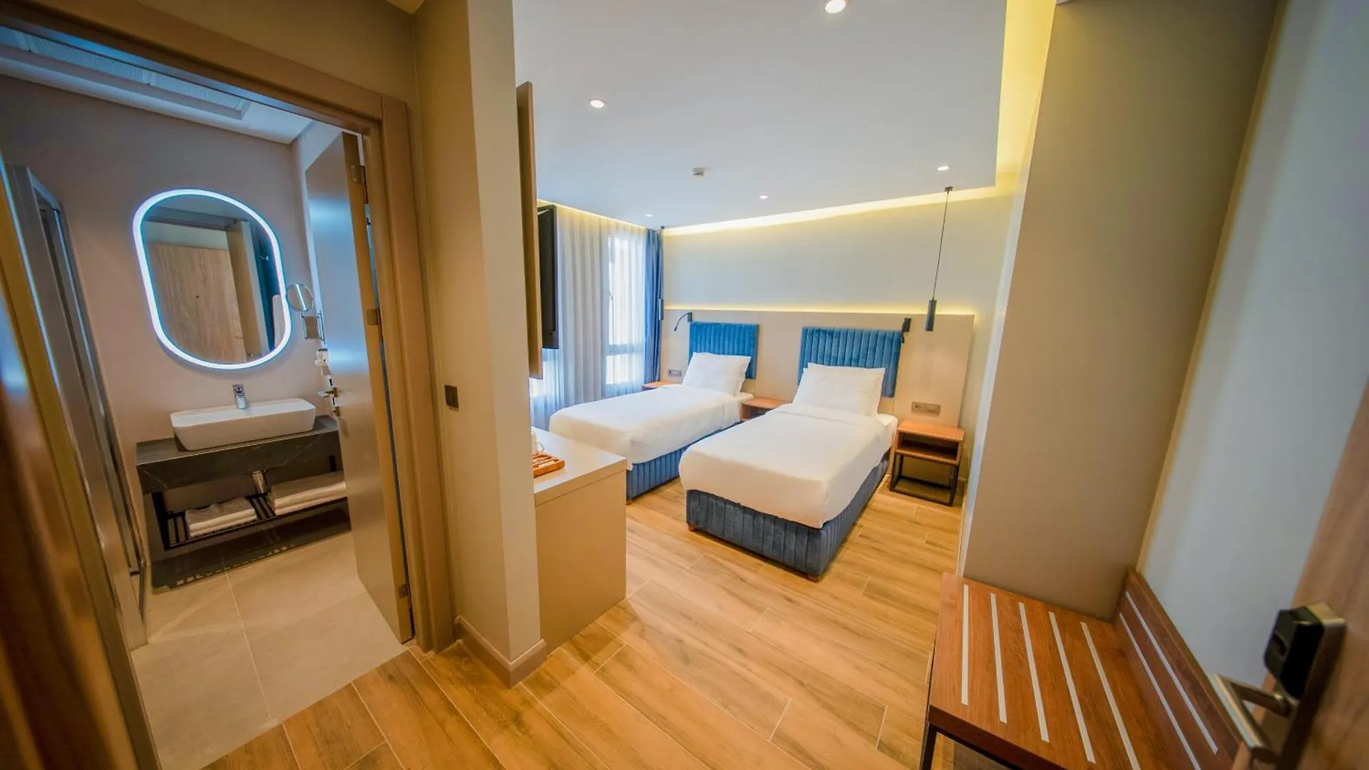 The Palm Bosphorus Hotel اسطنبول