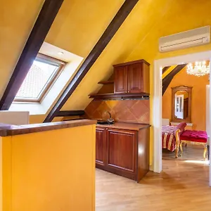 https://nosticova-apartments.praguehotelsweb.com